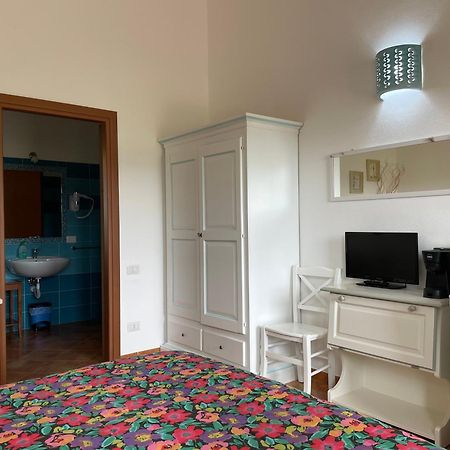 Agriturismo Campesi Casale Tra Le Vigne 아글리엔투 외부 사진