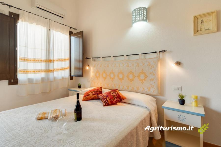 Agriturismo Campesi Casale Tra Le Vigne 아글리엔투 외부 사진