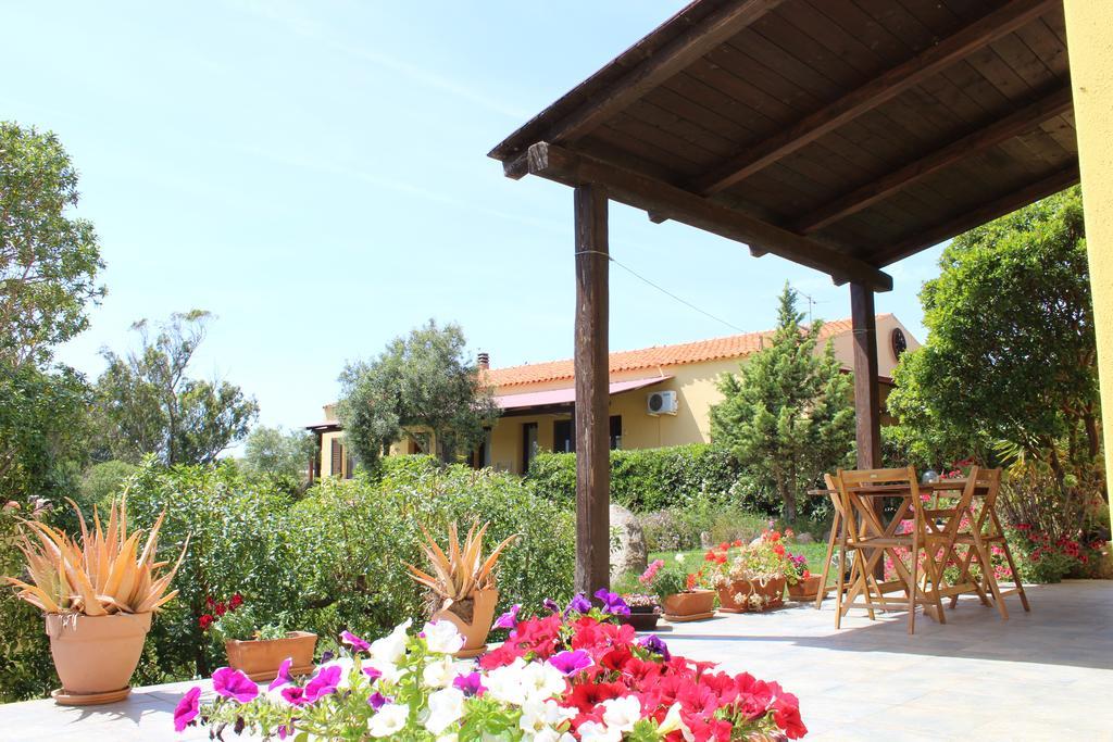 Agriturismo Campesi Casale Tra Le Vigne 아글리엔투 외부 사진